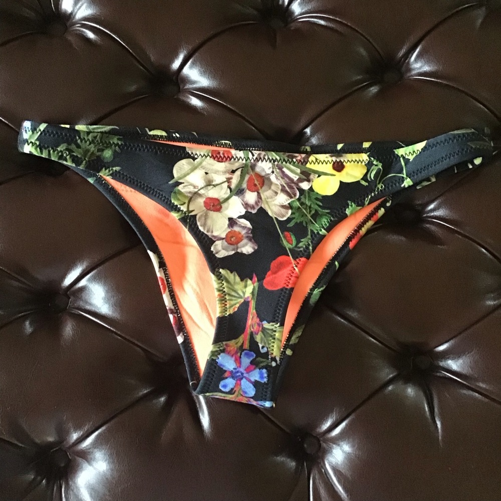 Triangl bikini bottom neoprene floral L